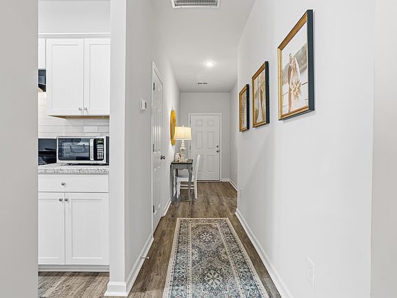 4th image of 537 Camden Loop