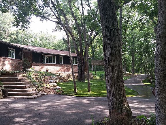 4th image of 7764 Kinnikinnick Dr