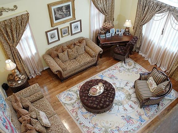 Volume ceilings/Skylights Family Rm