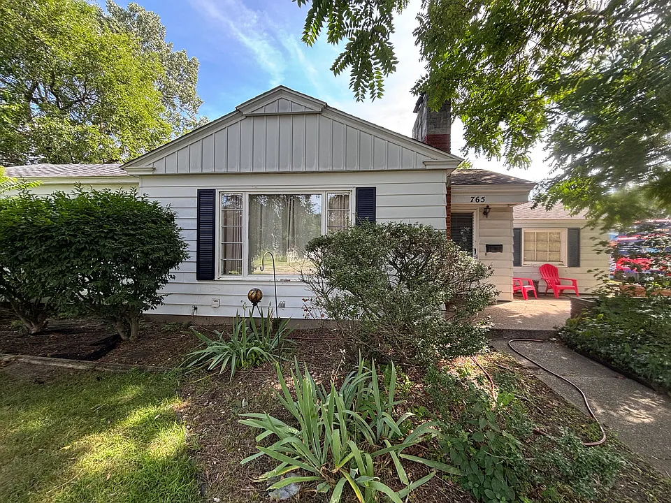 765 Columbia Ave