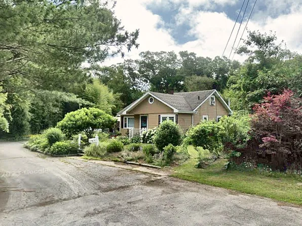 1 E Wordell St, Dartmouth, MA 02748