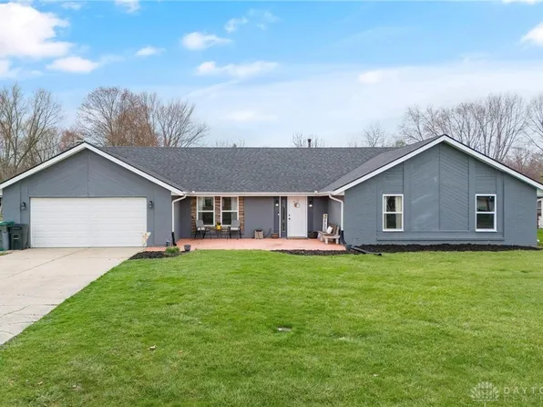 1059 Meadow Lark Dr, Enon, OH 45323