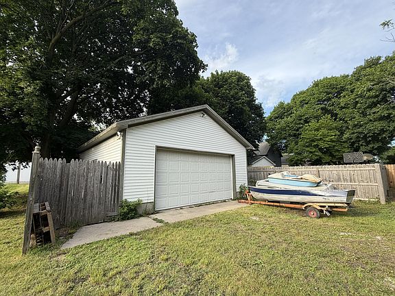 5th image of 307 6th St
