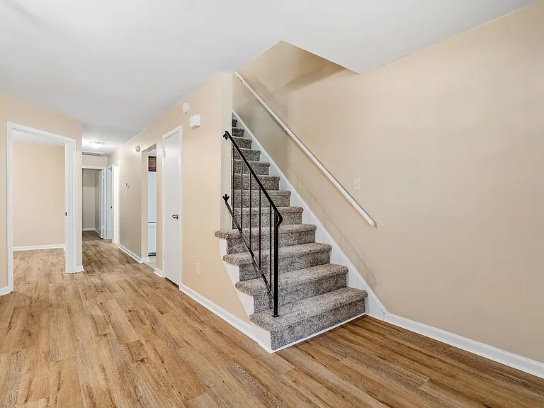 4117 Rainbow Dr — Photo 3