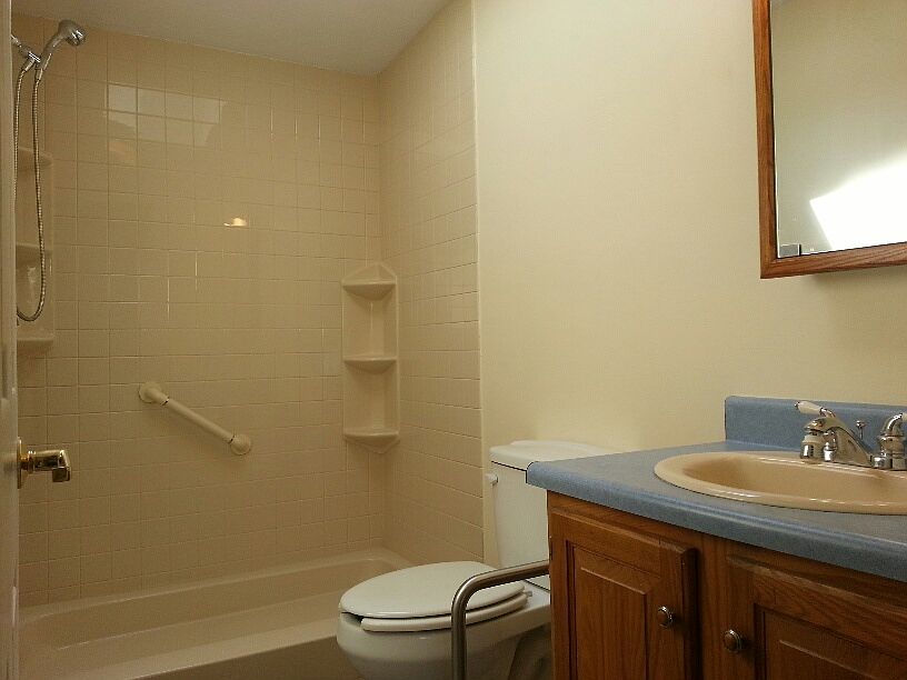 10 Hillcrest Dr, Uncasville, CT 06382 Zillow