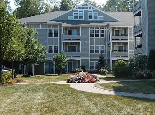 2nd image of 1100 Vfw Pkwy APT 304