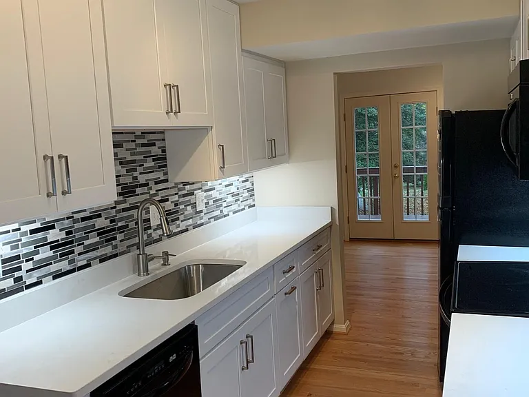 4827 Chevy Chase Dr — Photo 3