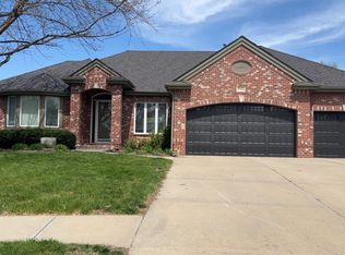 17126 Douglas St, Omaha, NE 68118