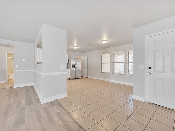 4th image of 11518 W Larkspur Dr
