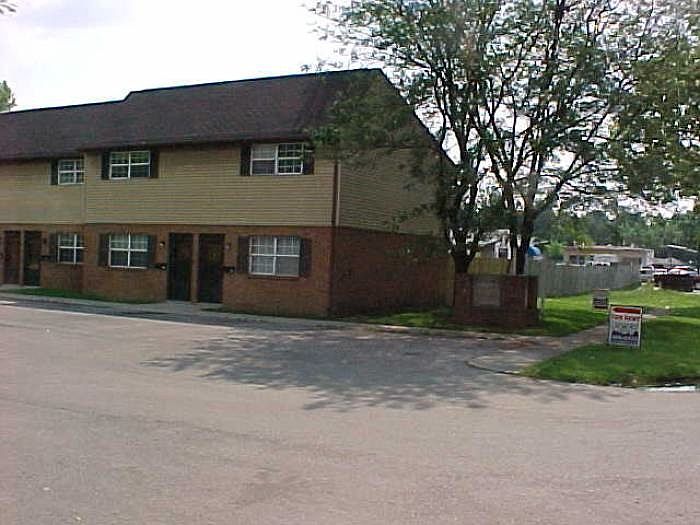 2nd image of 1455 Elmore Ct S