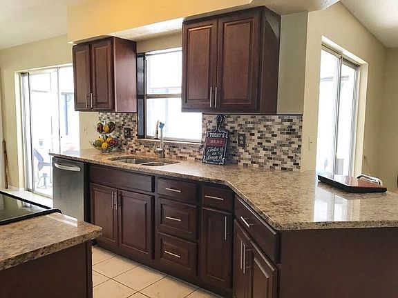 3rd image of 374 Buttonwood Dr