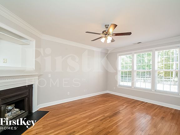 3rd image of 105 Namath Ct