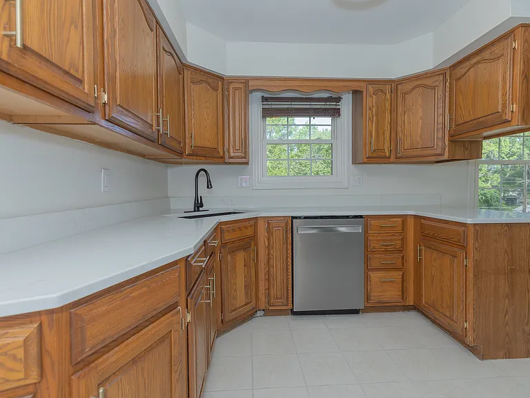 711 Carole Pl — Photo 11