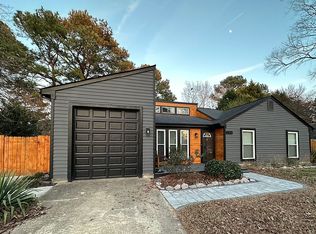 916 Golden Cypress Ct, Chesapeake, VA 23320