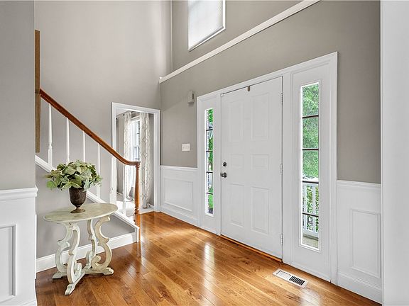 2nd image of 401 Pebble Creek Dr