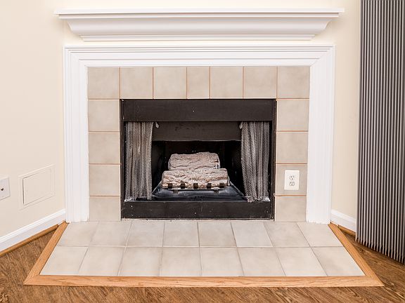 5th image of 20322 Beechwood Terr #301