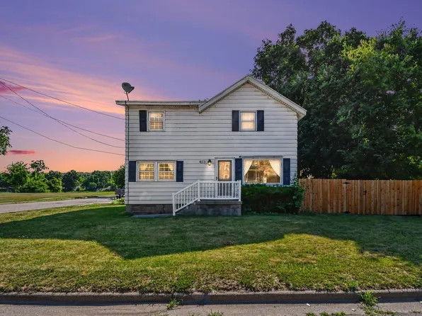 423 N Hudson St SE, Lowell, MI 49331