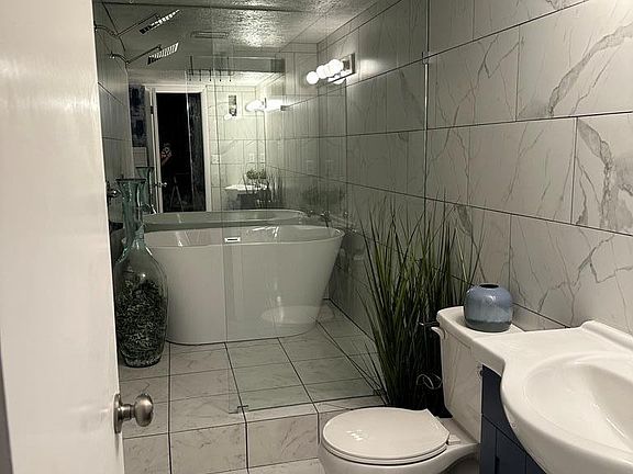 3rd image of 260 Roaring Fork Rd APT 207