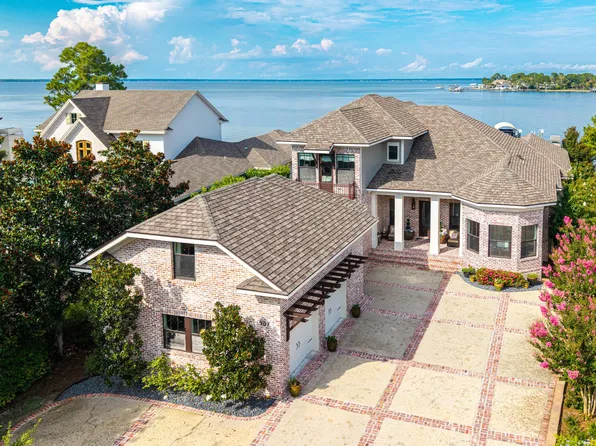 907 Peacocks Point Dr, Destin, FL 32541