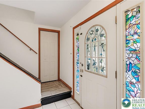 4th image of 222 Martha Ln