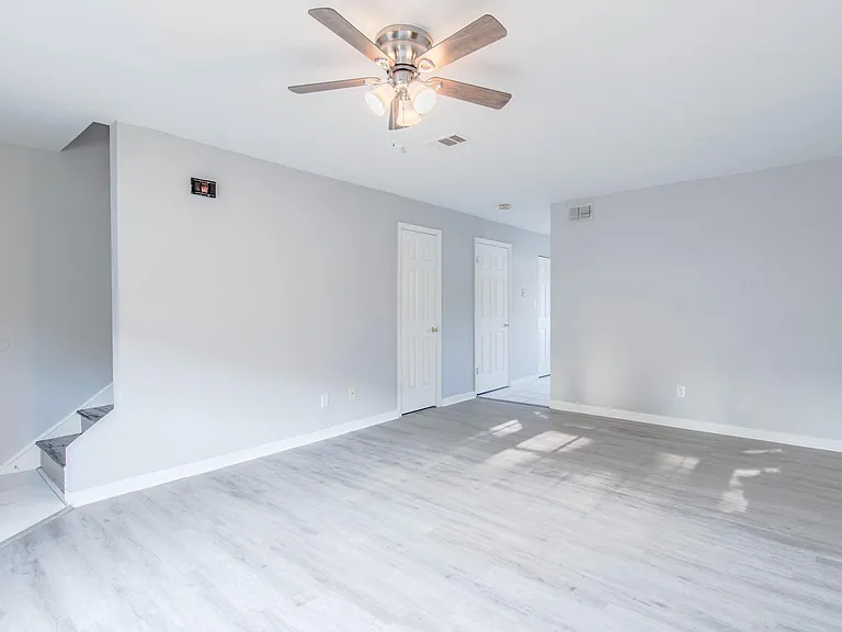 13545 Embassy Park Ct #13545 — Photo 4