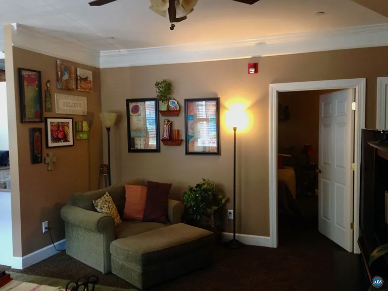 67 Summerfield Ct #611 — Photo 3