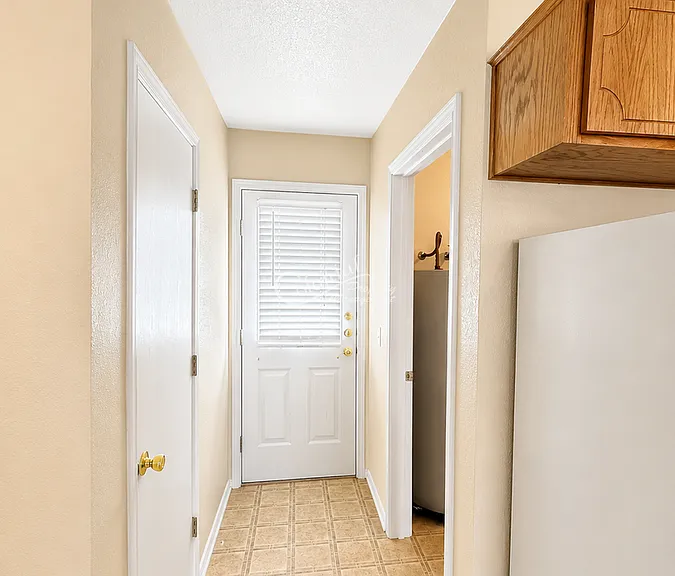 2710 Vernice Loop #B — Photo 6