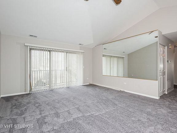 4th image of 374 Sandhurst Cir APT 4