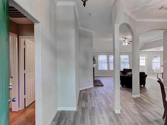 3rd image of 3915 Nelva Park Dr