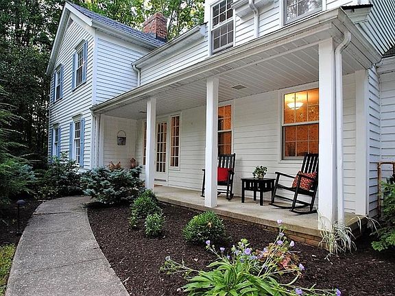 2nd image of 5675 Park Wood Cir