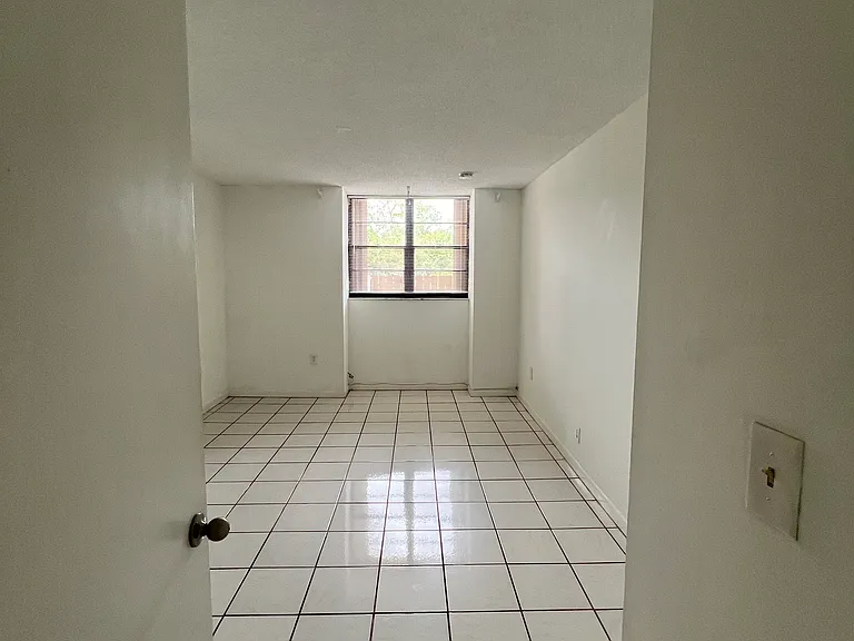 10425 SW 112th Ave — Photo 17