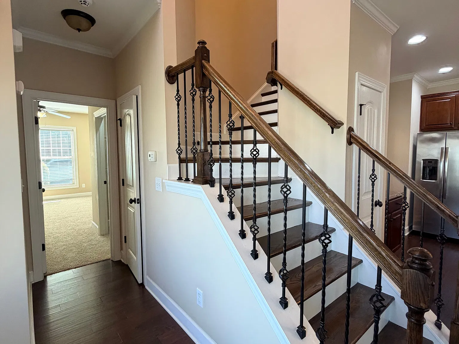 3 bed, 2.5 bath, 1512 sqft, $1,999 — Photo 4