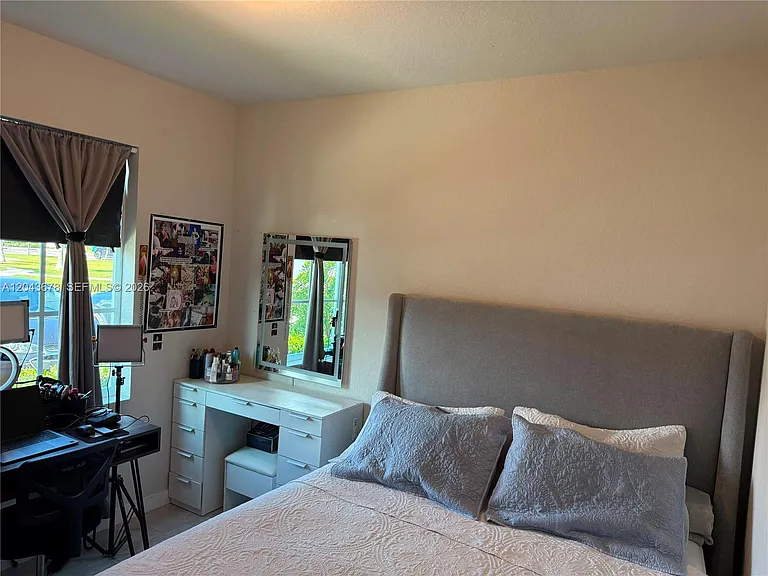 1057 NW 5th St #1057 — Photo 10