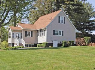 15 Hidley Ave, Wynantskill, NY 12198
