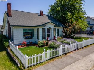 403 W 9th St, The Dalles, OR