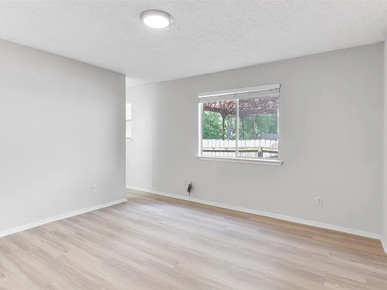 8015 Scotland Yard — Photo 11