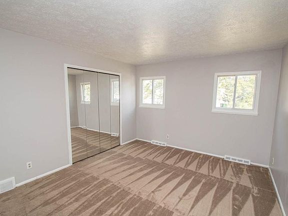3rd image of 23412 Felch St