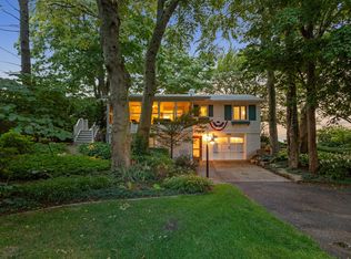 4335 Lakes Edge Dr, Holland, MI 49424