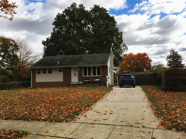 3232 Malinda Dr, Bristol, PA 19007
