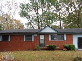 5252 Joan Of Arc Pl, College Park, GA