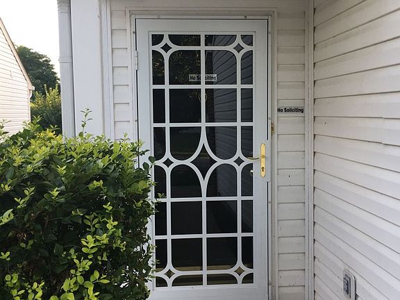 2nd image of 10804 Bellflower Ct