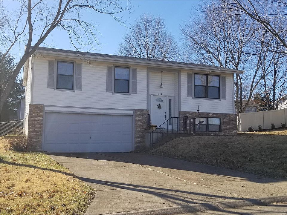 2nd image of 725 Cypress Dr
