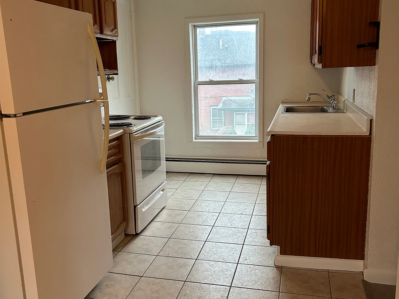 2 bed, 750 sqft, $1,800 — Photo 3