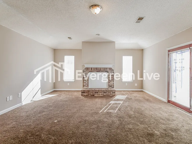 2724 Van Der Veer Dr — Photo 5
