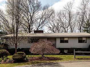 15 Briscoe St, Woburn, MA 01801