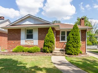 10742 Canterbury St, Westchester, IL 60154