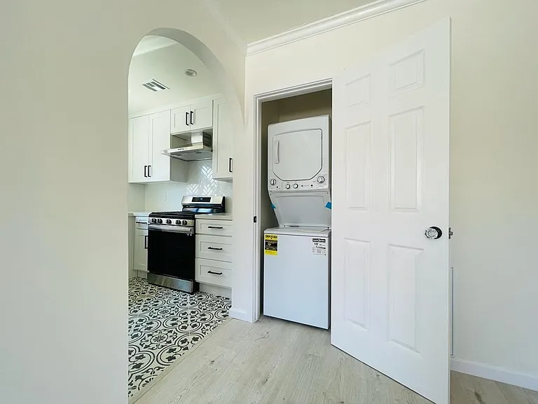 326 N Ogden Dr #1/2 — Photo 13
