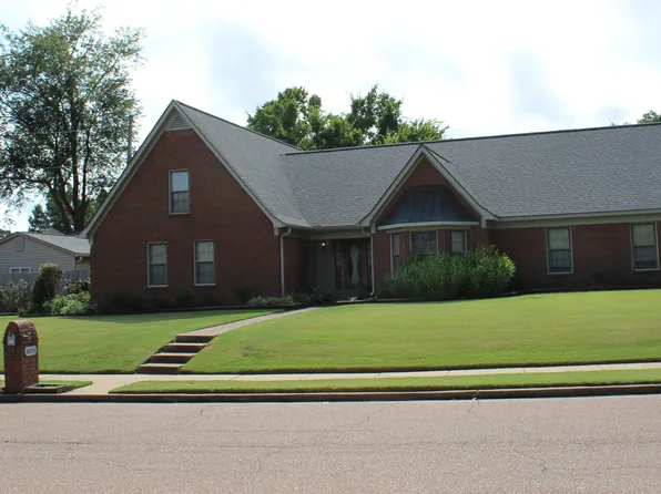 3835 Appling Rd, Bartlett, TN 38135