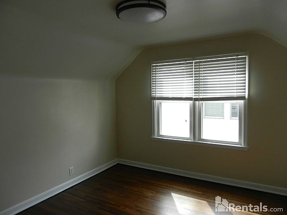 4th image of 5301 44th Ave S