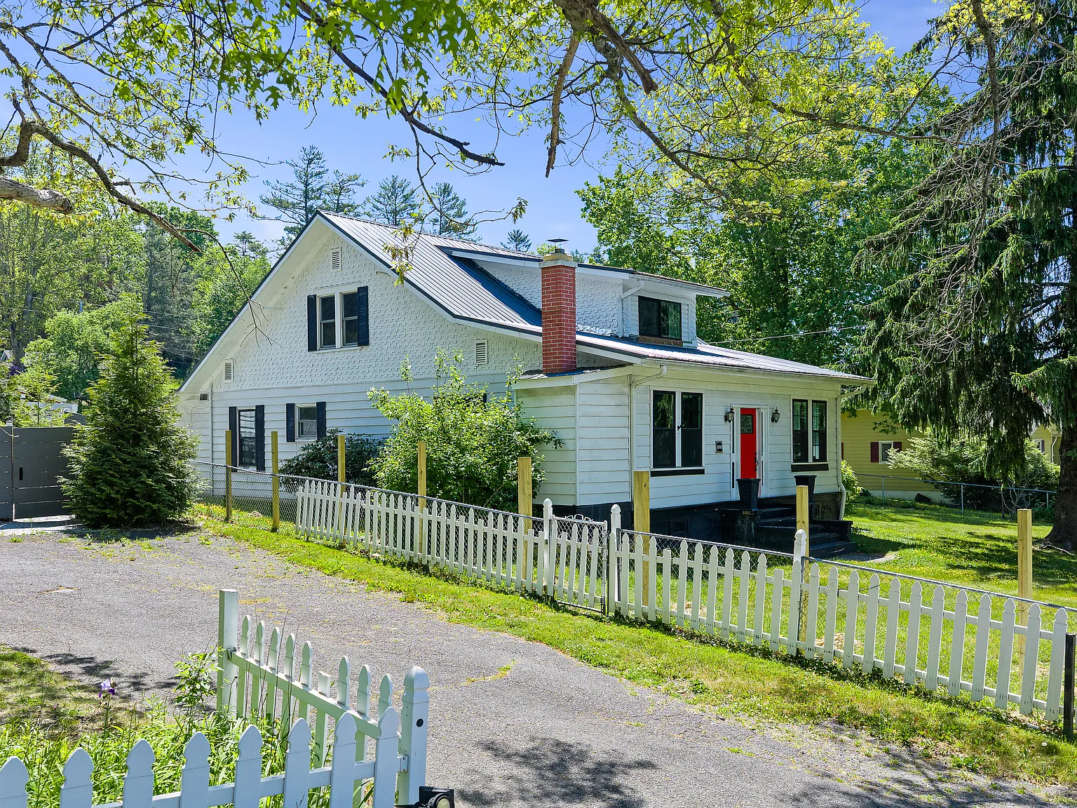 490 Cranberry St — Photo 3